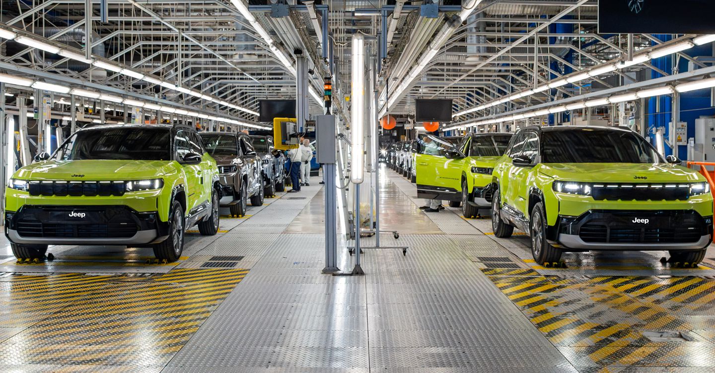 Borse Ue positive, a Milano scatta Stellantis e si ferma la caduta di Mps. Bitcoin sopra 93.000 $