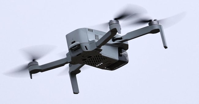 epa12569347 Drone di fabbricazione tedesca presentato alla fiera Spectra Challenge a Erding (Baviera), in Germania, il 4 dicembre 2025.  EPA/ANNA SZILAGYI