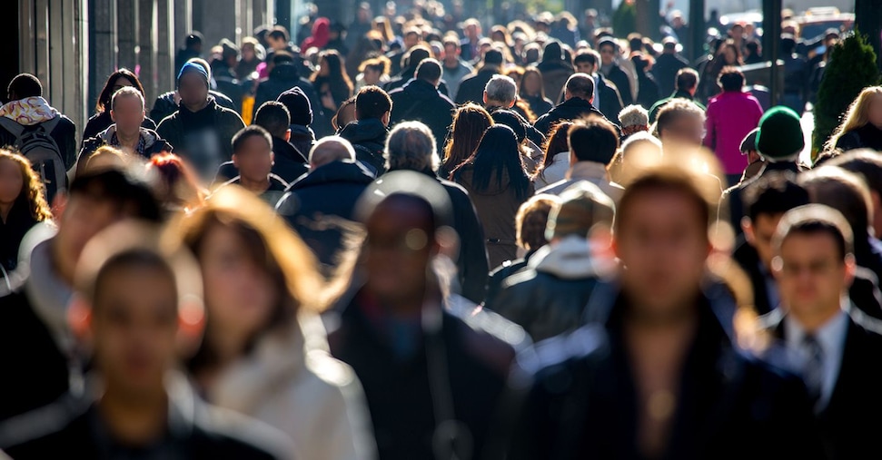 Censis: per un italiano su 3 i regimi autocratici più adatti a governare oggi, i due terzi dicono no a rinunciare al welfare per finanziare la difesa, oltre il 60% chiede di limitare gli immigrati