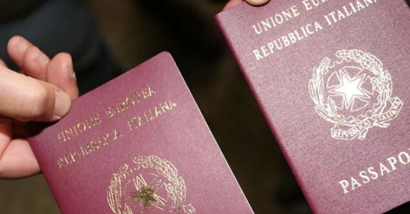 https://i2.res.24o.it/images2010/S24/Documenti/2025/12/08/Immagini/Ritagli/cittadinanza-U71887844317csa-1440x752@IlSole24Ore-Web.jpg