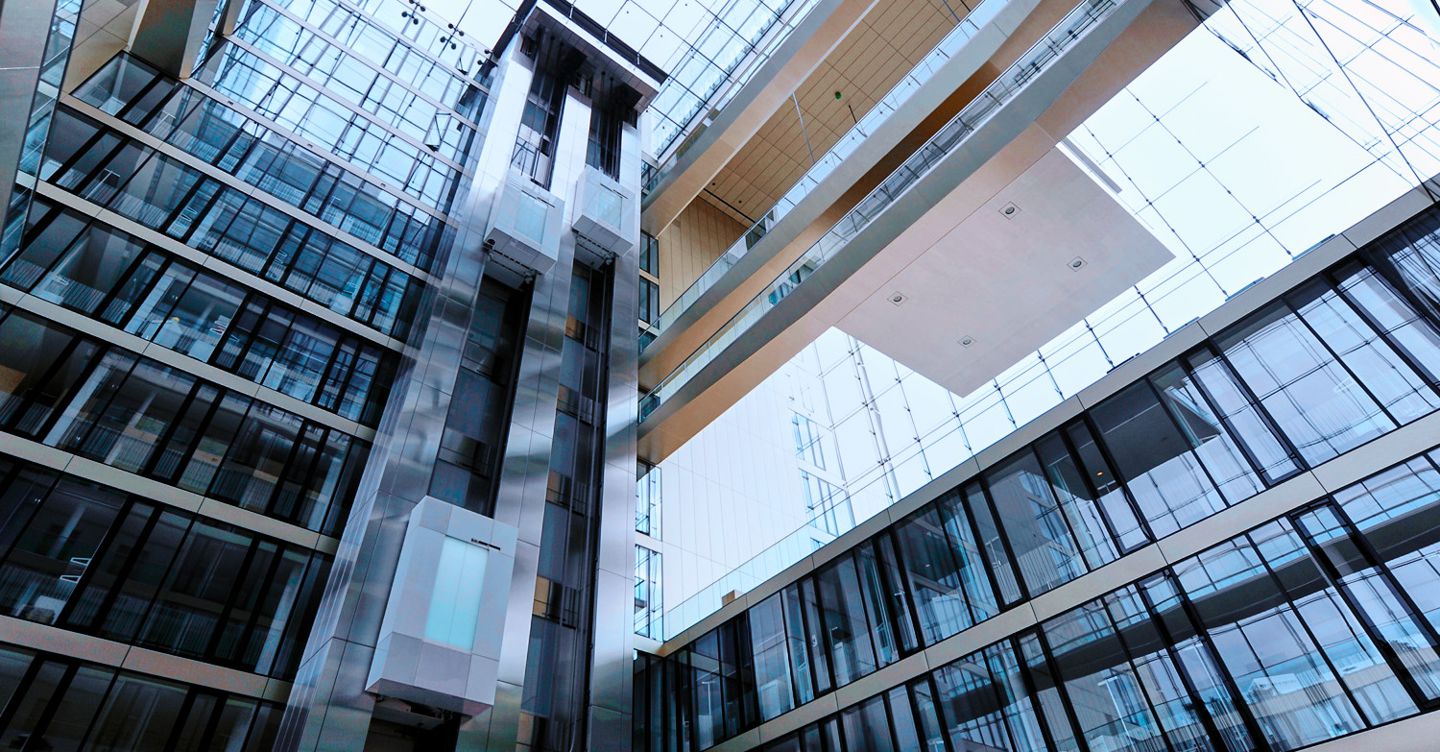 Il condomino del piano terra paga l’ascensore se accede al terrazzo sul tetto