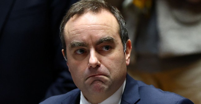 Il primo ministro francese Sébastien Lecornu durante la seduta del 9 dicembre 2025 all’Assemblée nationale di Parigi. REUTERS/Sarah Meyssonnier
