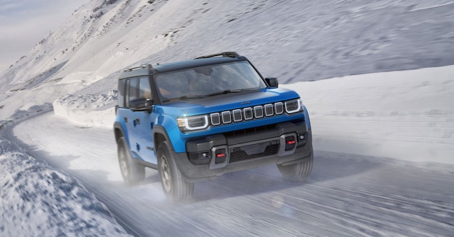 Elettrica. La nuova Jeep Recon, fuoristrada a batteria che simboleggia la sintesi tra sostenibilità, divertimento di guida nel tempo libero e versatilità d’uso nel lavoro