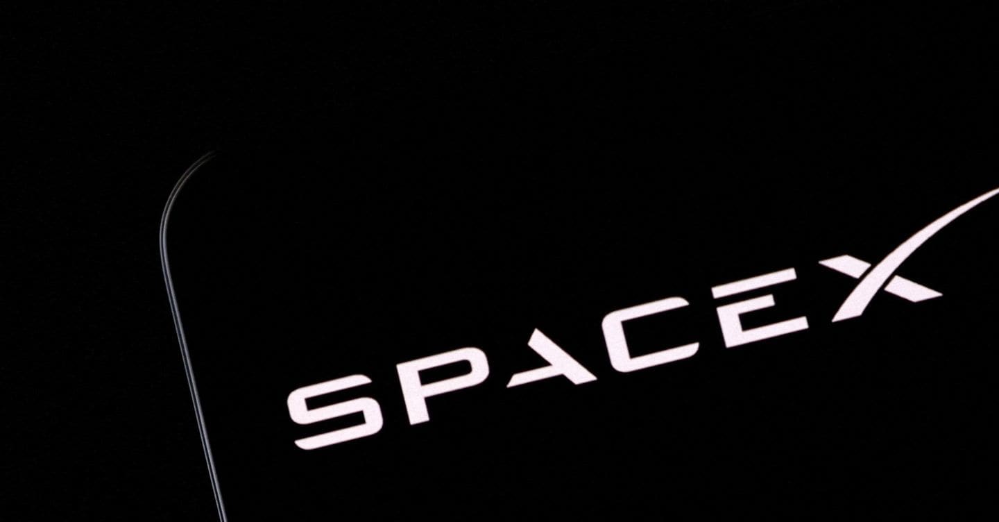 https://i2.res.24o.it/images2010/S24/Documenti/2025/12/11/Immagini/Ritagli/2025-12-09T213929Z_89844134_RC289Y9ESDF0_RTRMADP_5_SPACEX-IPO-U83154333044nrS-1440x752@IlSole24Ore-Web.JPG
