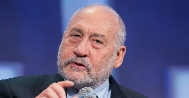 Il professore della Columbia University Joseph Stiglitz. (Foto AP/Mark Lennihan)