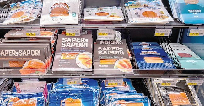 Tra discount e supermercati tradizionali i prezzi variano di oltre il 30%