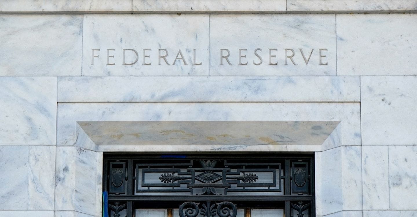 Trump valuta Warsh o Hassett per guidare la Fed nel 2024 e vuole voce sui tassi