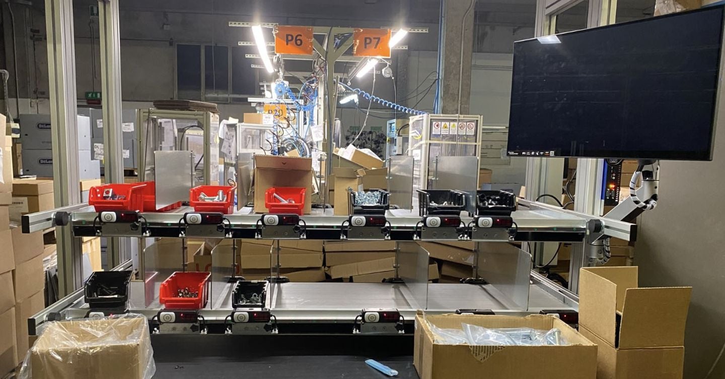 Un tavolo da lavoro ergonomico e digitalizzato a prova di disabilità