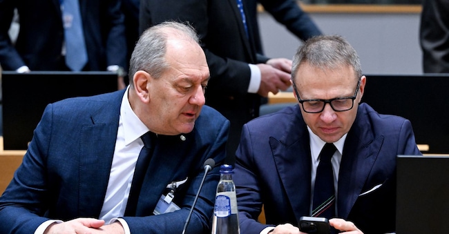 PATRIZIO LA PIETRA SOTTOSEGRETARIO AGRICOLTURA, FRANCESCO LOLLOBRIGIDA MINISTRO DELL'AGRICOLTURA CONSIGLIO EUROPEO AGRICOLTURA E PESCA