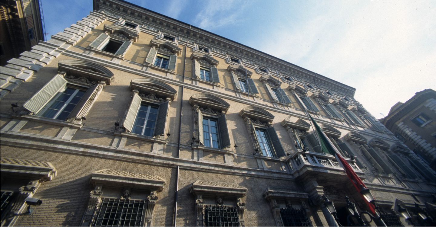 https://i2.res.24o.it/images2010/S24/Documenti/2025/12/15/Immagini/Ritagli/palazzo-madama-Imagoeconomica-U68610141665Nou-1440x752@IlSole24Ore-Web.jpg