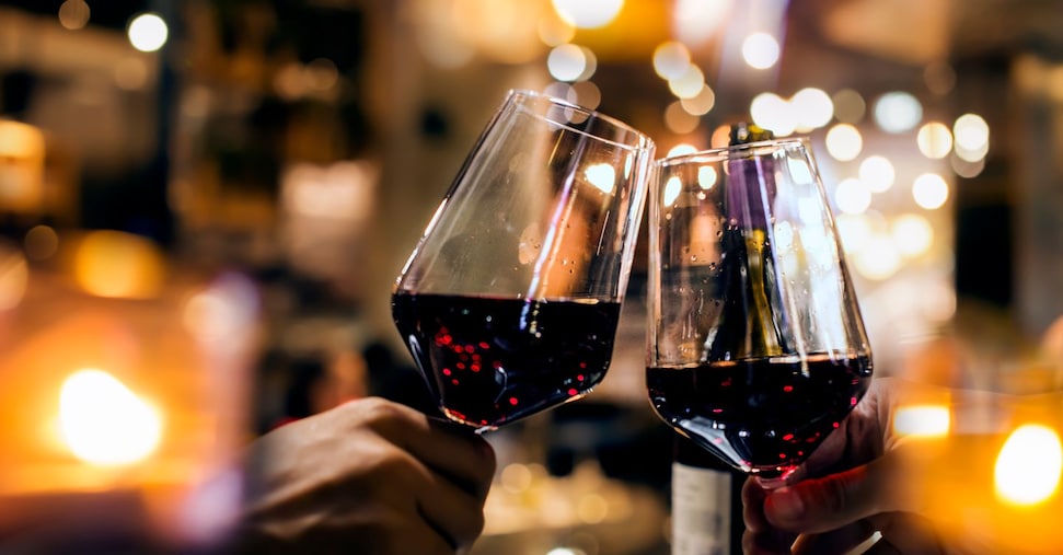 Non tutto il vino migliora invecchiando, meglio non rischiare. Ma cosa tenere (anche tra bianchi e bollicine)?