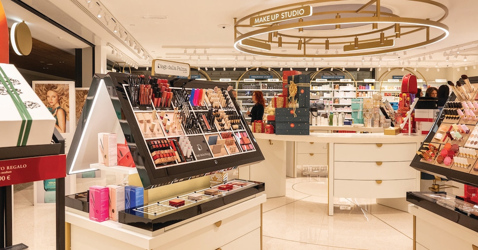 Le profumerie eb crescono con servizi e nuove aperture