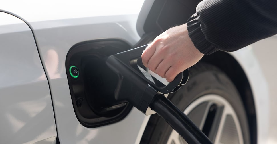 Più trasparenza sull’autonomia e sulle batterie delle auto elettriche