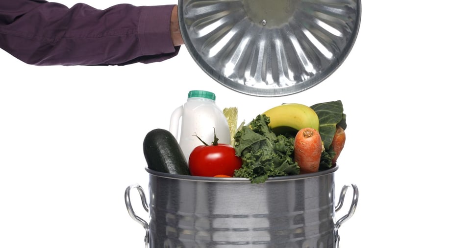 Lo spreco alimentare a Natale costa 90 euro a famiglia