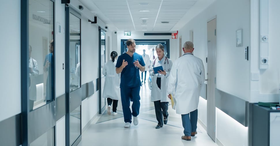 Dagli ospedalieri ai dottori di famiglia: i medici in coro bocciano la manovra e annunciano barricate a difesa della sanità pubblica