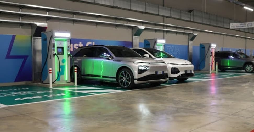 Xpeng G6およびG9 MY26、中国の電気SUVと道路上で初接触