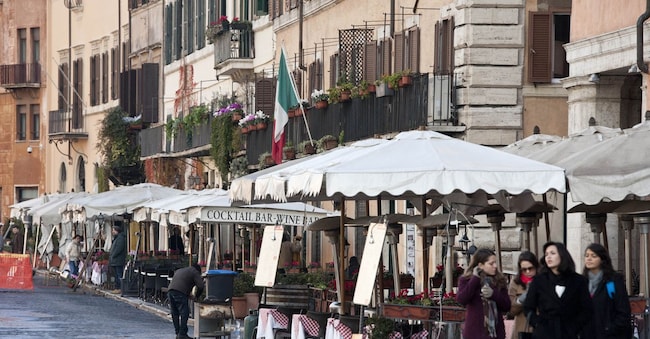 24/01/2013 Roma, dehors dei ristoranti nel centro storico di Roma. Nella foto i ristoranti di Piazza Navona