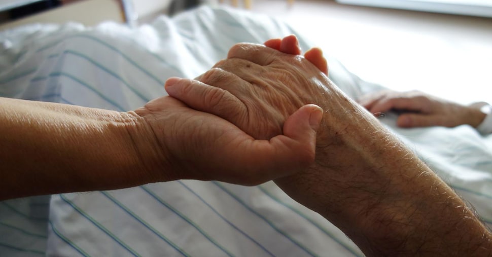 Fine vita, la Consulta accoglie in parte il ricorso del governo sulla legge della Toscana