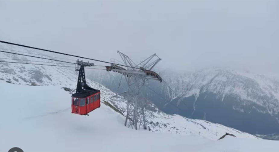 Incidente alla funivia di Macugnaga, cento persone bloccate al Passo del Moro