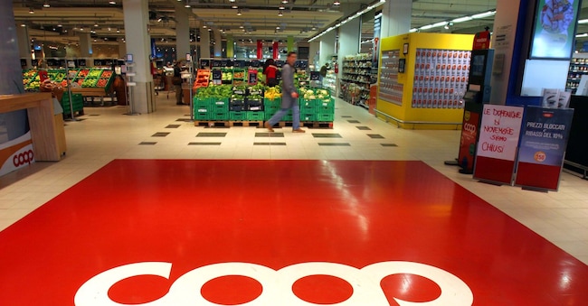 Laurentino  ingresso  supermercato coop