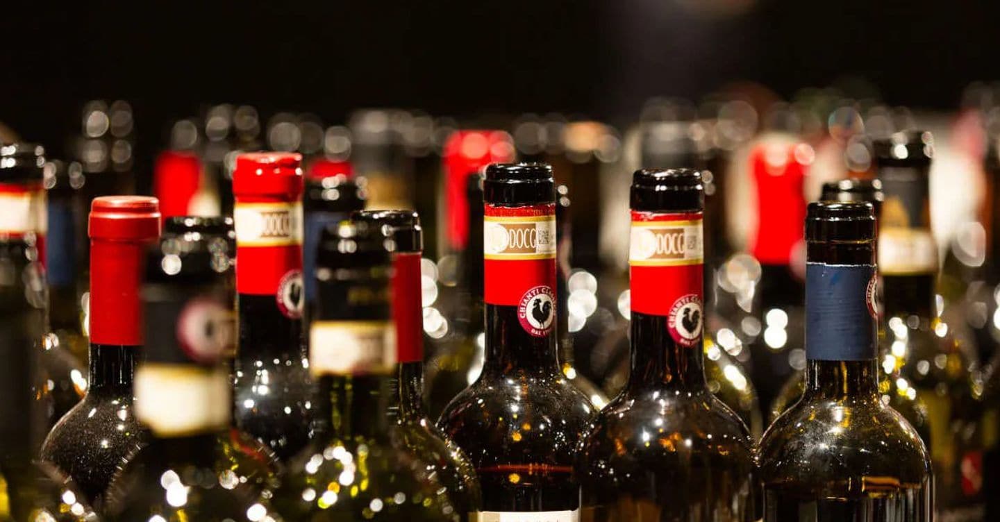 https://i2.res.24o.it/images2010/S24/Documenti/2026/01/06/Immagini/Ritagli/chianti_classico_collection_2024_bottiglie-U86877512540POw-1440x752@IlSole24Ore-Web.jpg