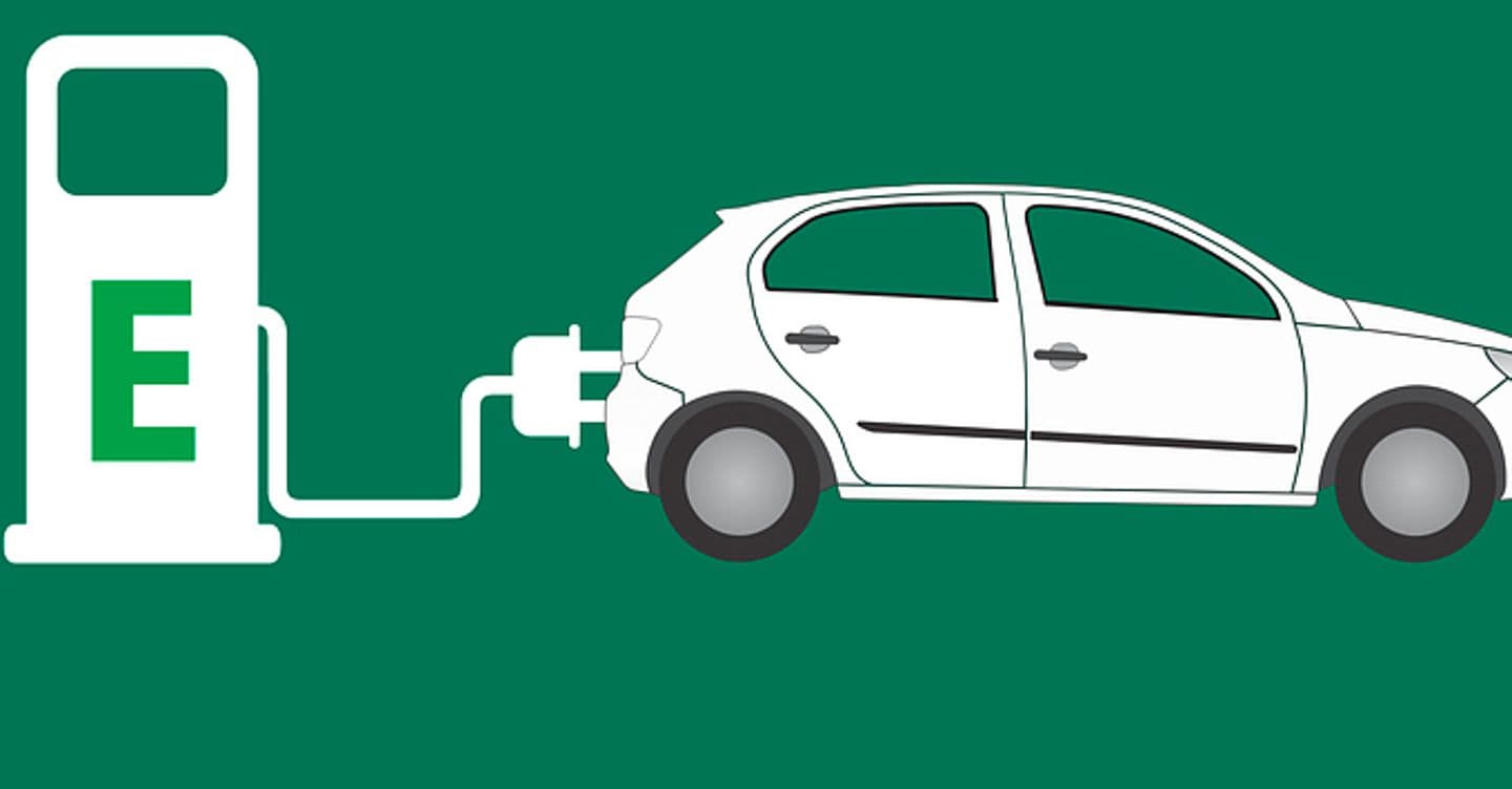 Auto elettriche in Italia, +46% nel 2025. «Ma serve una riforma fiscale per colmare il gap europeo»