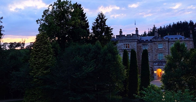 Una vista di Crossbasket Castle di Blantyre.