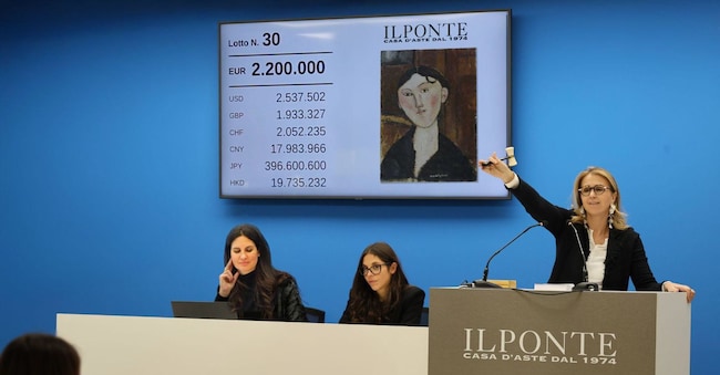 Rossella Novarini, direttore generale Il Ponte Casa d’Aste, aggiudica “Portrait de Beatrice Hastings” di Amedeo Modigliani, per 2.816.000 € il 25 novembre 2025 a Milano