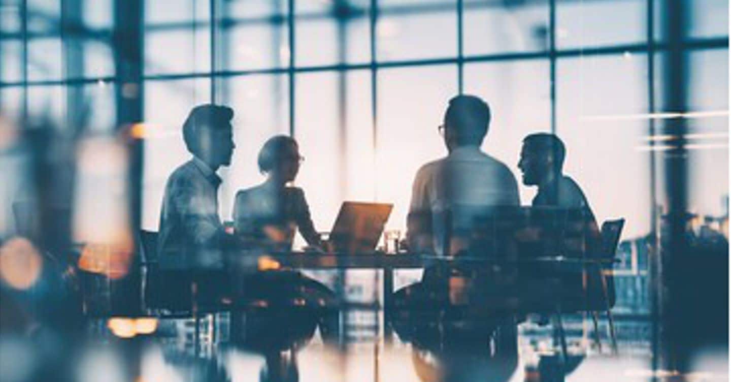 Nuova era della competizione globale: rischi crescenti per i dirigenti aziendali