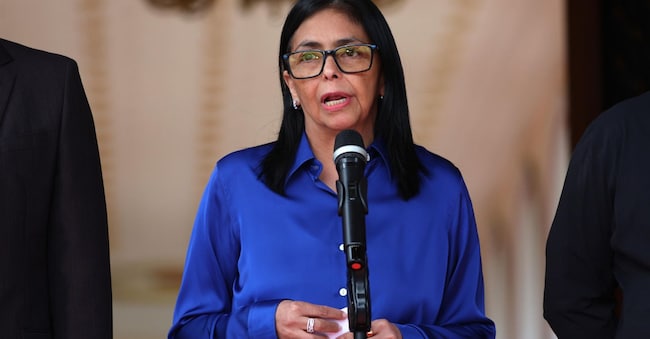  Il presidente ad interim del Venezuela Delcy Rodriguez parla durante una conferenza stampa al Palazzo Miraflores di Caracas, Venezuela, il 14 gennaio 2026. Rodriguez ha riferito che ad oggi sono stati rilasciati 406 prigionieri politici.  EPA/MIGUEL GUTIERREZ