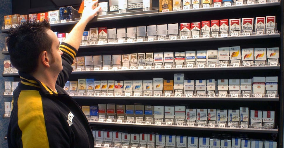 da oggi sigarette pi249 care aumenti fino a 30 centesimi a pacchetto