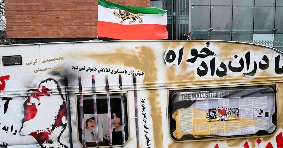 L’Iran riapre lo spazio aereo. Trump: Pahlavi? Non so se la sua leadership sarebbe accettata