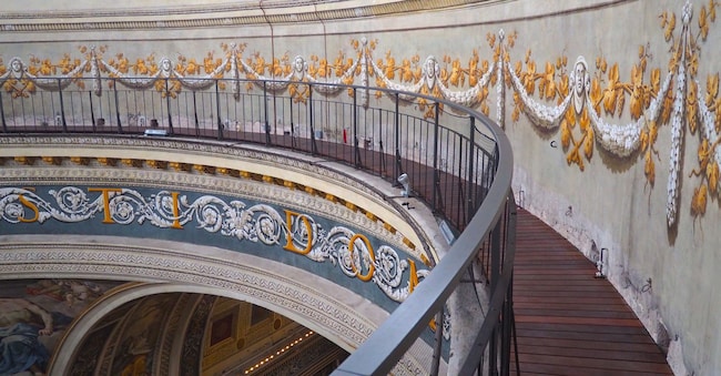 La balaustra attorno alla Cupola della Basilica Sant Andrea
