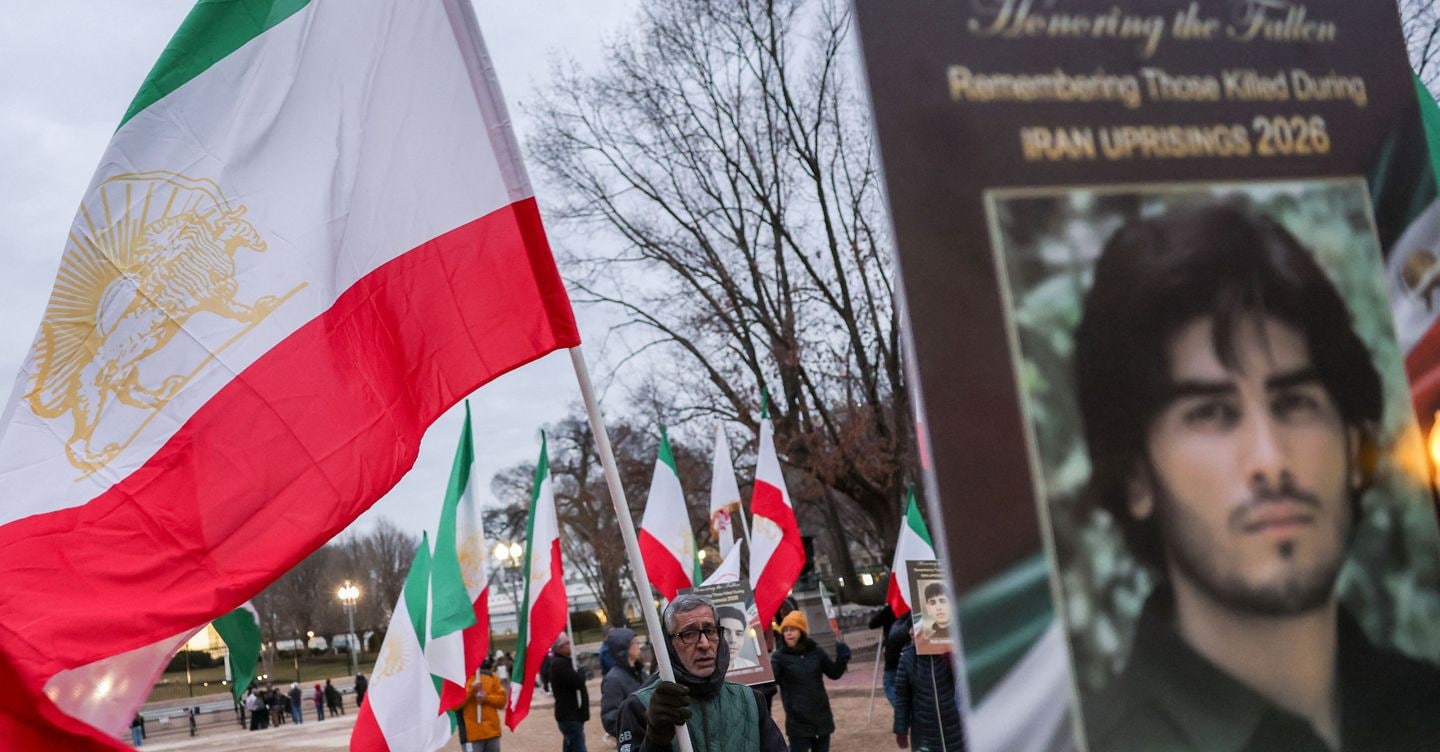 https://i2.res.24o.it/images2010/S24/Documenti/2026/01/18/Immagini/Ritagli/2026-01-17T001232Z_1258380362_RC2M2JA46JM0_RTRMADP_5_IRAN-ECONOMY-PROTESTS-USA-U32721848768JRp-1440x752@IlSole24Ore-Web.JPG