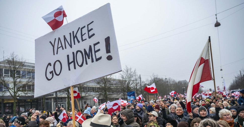 Trump minaccia dazi ai Paesi europei che difendono la Groenlandia. Metsola: «L’isola non si vende»