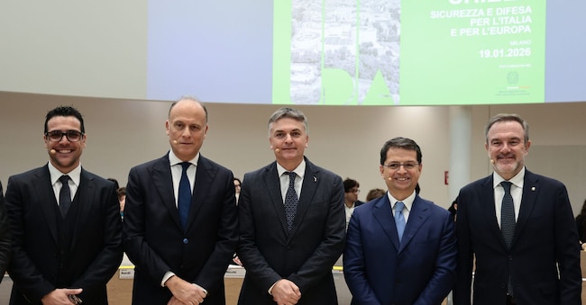 Walter Rauti SDA Bocconi, Stefano Caselli Dean SDA Bocconi, Edoardo Rixi politico, Carlo Altomonte direttore SHIELD SDA Bocconi, Alessandro Azzoni ambasciatore d’Italia presso la Nato  SDA BOCCONI School, inaugurazione di SHIELD