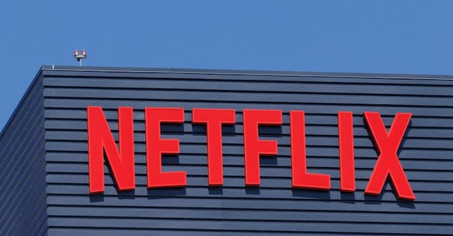 FOTO D'ARCHIVIO: Il logo Netflix è visibile su uno dei loro edifici di Hollywood a Los Angeles, California, Stati Uniti, 12 luglio 2023. REUTERS/Mike Blake/Foto d'archivio