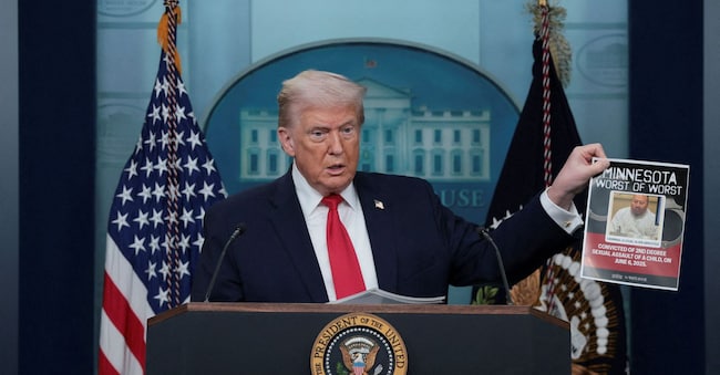 Donald Trump durante la conferenza stampa. REUTERS/Jessica Koscielniak