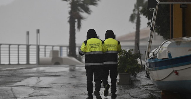 Una veduta mostra le zone colpite dal maltempo sulla costa di Mazzeo a Taormina, Italia, 20 gennaio 2026.  ANSA/CARMELO IMBESI