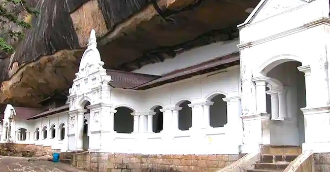 Il Tempio delle Grotte di Rangiri a Dambulla