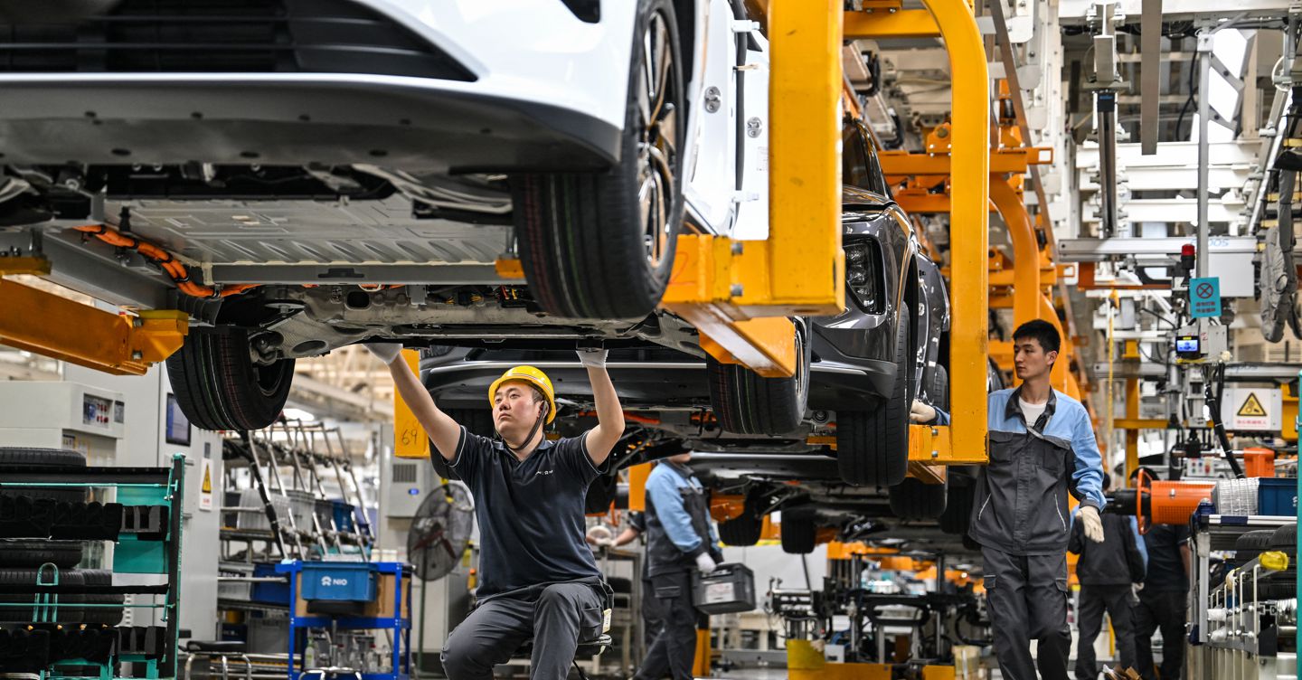 Domanda di veicoli in calo: prezzi, inflazione e carenze di semiconduttori frenano gli Stati Uniti e l'Europa