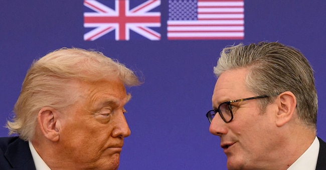 Il presidente Usa Donald Trump e il primo ministro britannico Keir Starmer in una foto dello scorso settembre.  Leon Neal/Pool via REUTERS/File Photo