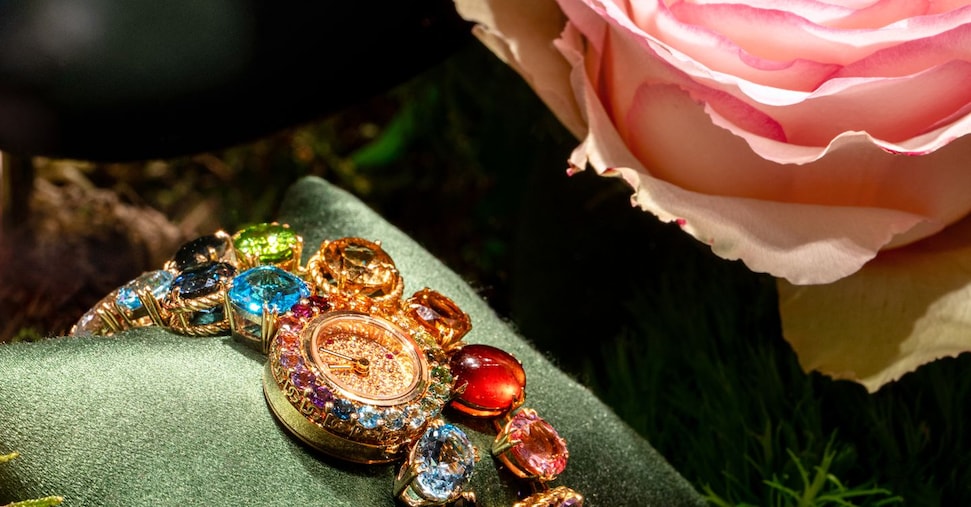 Dolce&Gabbana cresce  e sperimenta con colori, tagli e movimenti