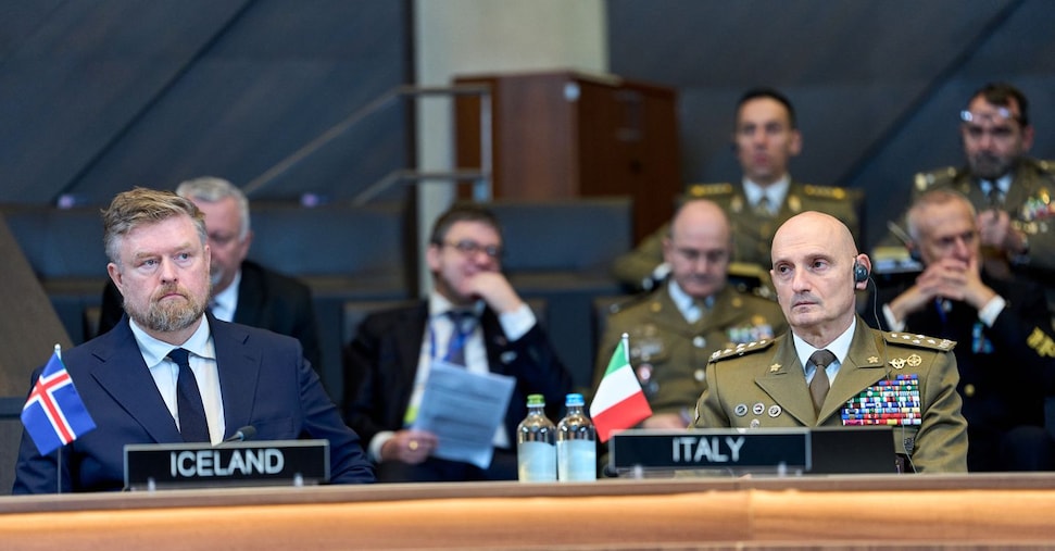 Portolano alla Nato: «Preservare giusto equilibrio tra la prontezza della risposta militare e il controllo della politica»