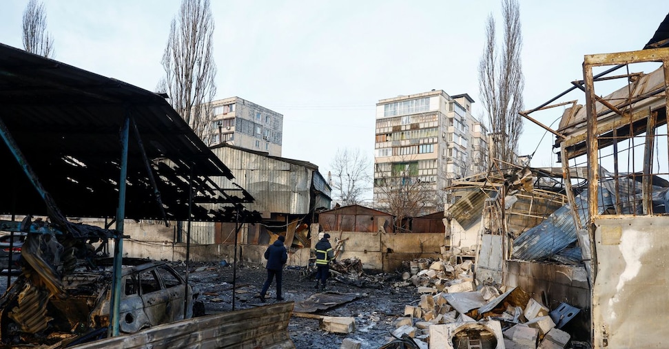 Ucraina, negoziati ad Abu Dhabi. Cremlino: «Forze Kiev lascino il Donbass». Ancora attacchi russi nella notte
