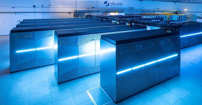 Il supercomputer tedesco Jupiter Booster, primo sistema di calcolo di classe exascale acceso in Europa (foto di Sascha Kreklau)