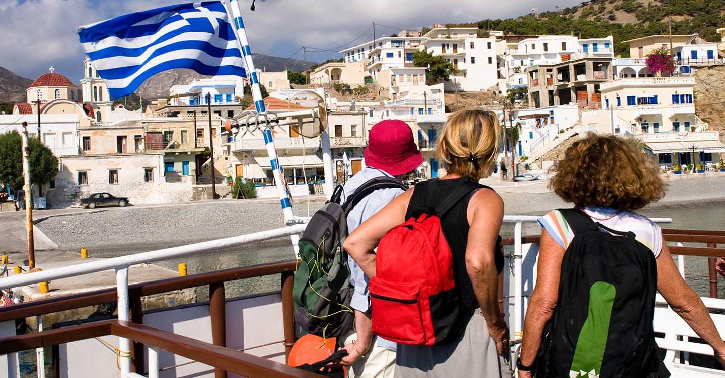 Overtourism, l’Europa alza il prezzo dell’accesso: dai ticket sulle isole greche alle tasse sulle crociere in Croazia