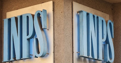 SEDE DELL' INPS, TARGA   INPS  LOGO