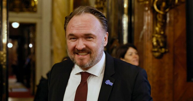 Il commissario europeo per l'Energia e l'edilizia abitativa Dan Jorgensen arriva al vertice del Mare del Nord 2026 ad Amburgo, Germania, il 26 gennaio 2026. La Germania ospita ad Amburgo il terzo vertice del Mare del Nord, incentrato sull'espansione della cooperazione transfrontaliera per l'approvvigionamento energetico dell'Europa