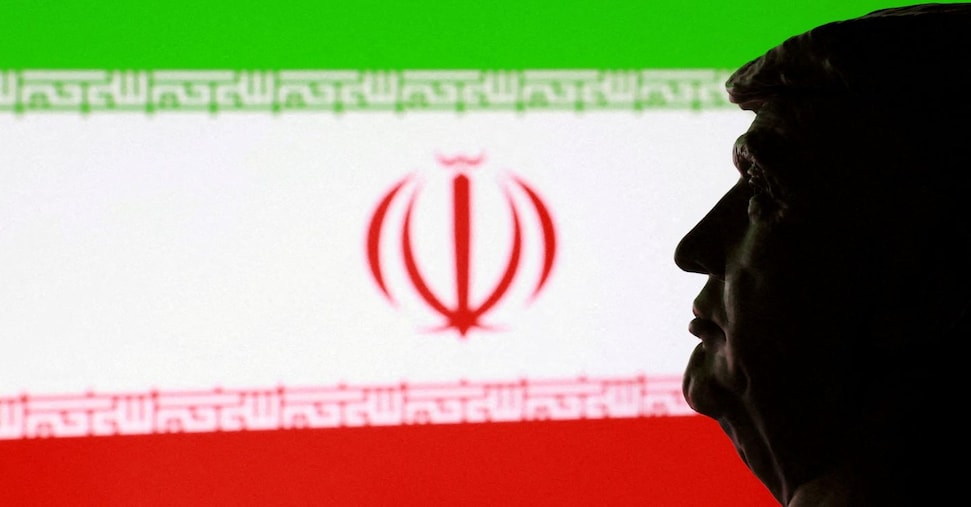 Iran, l’Ue pronta a inserire i pasdaran nella lista terroristi. Teheran arresta i medici che curano manifestanti